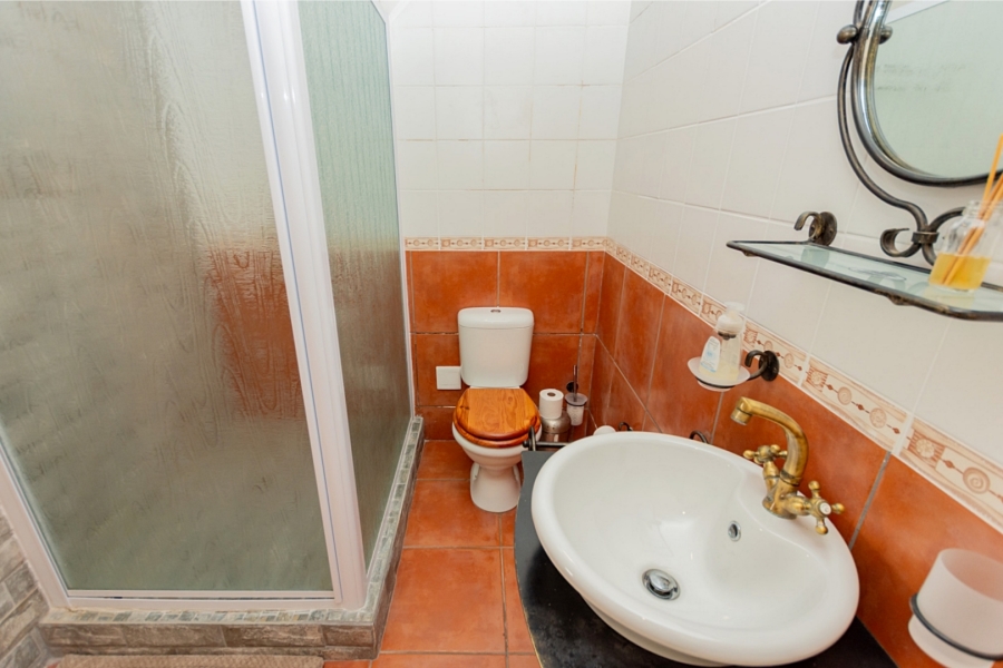 5 Bedroom Property for Sale in Waterfront Western Cape